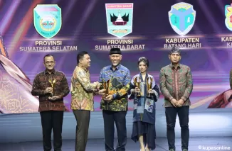 Gubernur Mahyeldi Terima Penghargaan Bergengsi Pimpinan Daerah Award 2024