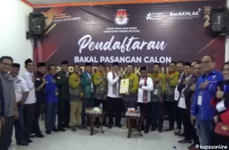 Hari Pertama Pendaftaran Calon Bupati Dan Wakil Bupati Pessel, KPU Pessel Menerima Pendaftaran Pasangan Calon HJ-RI