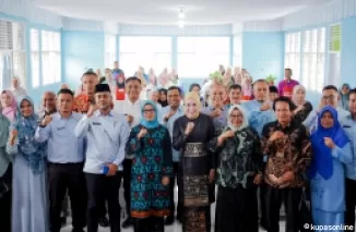 Ketua Forikan, Hj. Emiko, Asisten I, Syahrial,  Kadis KP Prov Sumbar Reti Wafda, Kadis DPP Kab. Solok, Syoufitri dan Pejabat lainya, bersama Peserta Lomba Masak Serba Ikan Tahun 2024 di BBI Sungai Janiah.