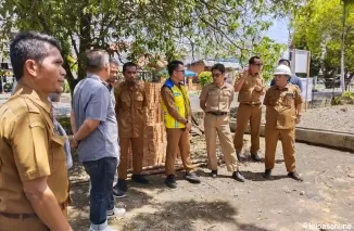 Kadis PUPR kabupaten Limapuluh Kota Nopriadi Syukri beserta rombongan lakukan monev ke pembangunan gedung MPP, Senin 19 Agustus 2024.