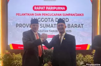 Ketua DPRD Sementara Pasaman Barat Dirwansyah Menghadiri Pelantikan Dewan Provinsi