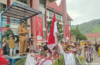 Pemkab Pessel Laksanakan Pawai Alegoris di Halaman Kantor Bupati Pesisir Selatan