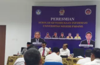 Peresmian Sekolah Keterbukaan Informasi Universitas Negeri Padang