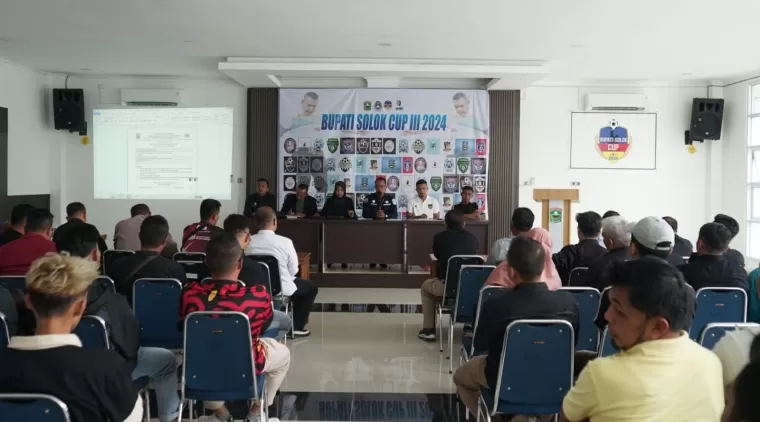 Panitia Penyelenggara menggelar MCM Bupati Solok Cup 2024 di Aula Gedung Perpustakaan Daerah di Koto Baru