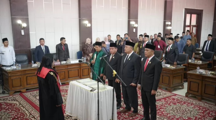 Ketua dan Wakil DPRD Solsel Periode 2024-2029 Resmi Dilantik