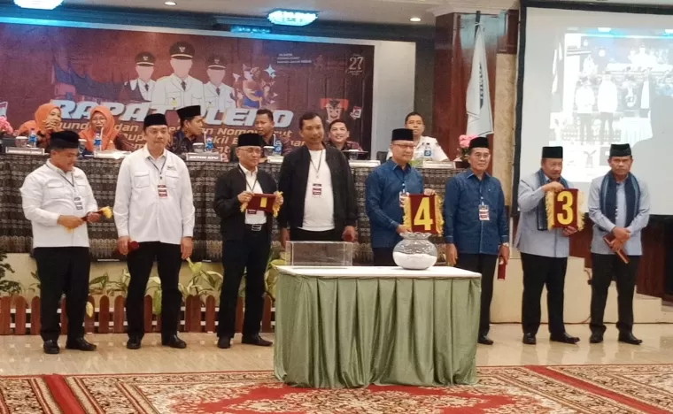 KPU Kabupaten Agam resmi menetapkan nomor urut pasangan calon (paslon) bupati dan wakil Bupati Agam