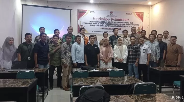 KPU Pasaman Barat Laksanakan Workshop Kehumasan Meningkatkan Peran Ad hoc Dalam Sosialisasi