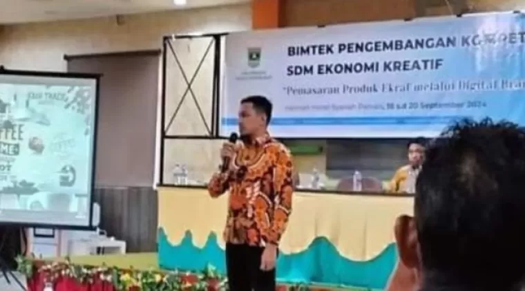 Pelaku Ekonomi Kreatif di Pesisir Selatan Mengikuti Bimtek Pengembangan SDM