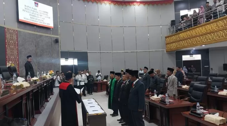 Pimpinan DPRD Kota Padang Resmi Dilantik, Fokus pada Pembentukan AKD dan Penyelesaian APBD 2025