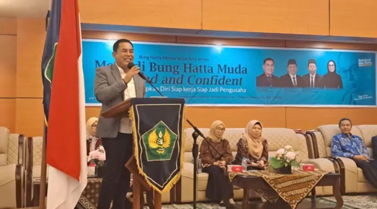 Pjs. Bupati Pessel Memberikan Kuliah Umum di Universitas Bung Hatta Padang