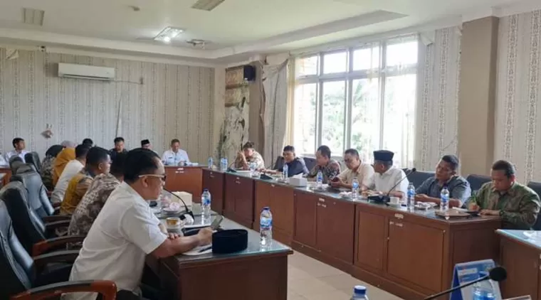 Tindak Lanjuti Aspirasi Nakes Terkait PPPK, DPRD Pasaman Barat Gelar Hearing Bersama Dinas Terkait