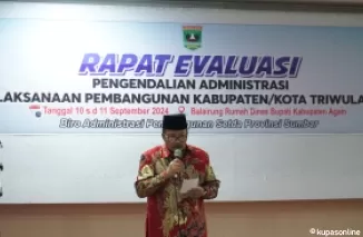 Bupati Agam, Dr. Andri Warman, MM membuka Rapat Evaluasi Administrasi Pembangunan Kabupaten/Kota se Sumatera Barat Triwulan III