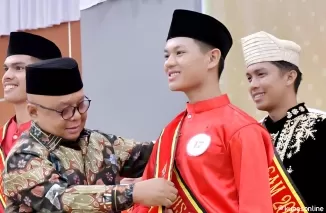 Andrean Muhamad Irvan (20) dan Nabilla Andini (22) terpilih sebagai Uda dan Uni Kabupaten Agam 2024