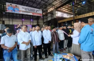 Wulan Denura selaku ketua tim pemenangan Supardi-Tri Venindra lakukan pengukuhan relawan digelar di Agamjua Cafe, Minggu 22 September 2024.