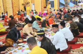 Festival Adat Budaya Nusantara III di Padang Meriahkan Makan Bajamba Bersama Para Raja dan Sultan