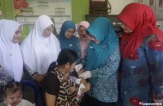 Ketua TP-PKK Pasbar Pantau Antusiasme Masyarakat dalam PIN Polio di Kecamatan Luhak Nan Duo