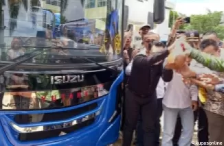 Pemko Padang Luncurkan 12 Unit Bus Massal di Kecamatan Bungus Teluk Kabung