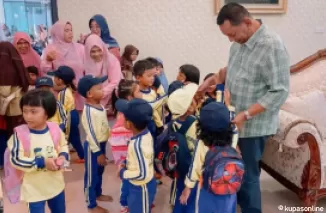 Rumah Dinas Bupati Pessel Menjadi Destinasi Edukasi Mini Bagi Anak-anak