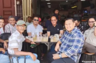 Vasco dan rombongan berkunjung ke warung kopi di jalan A. Yani kota Payakumbuh, Minggu 22 September 2024, sekitar pukul 11.00 Wib.