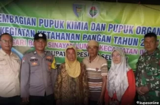 Warga Nagari Balai Sinayan Lumpo Kecamatan IV Jurai Menerima Bantuan Pupuk