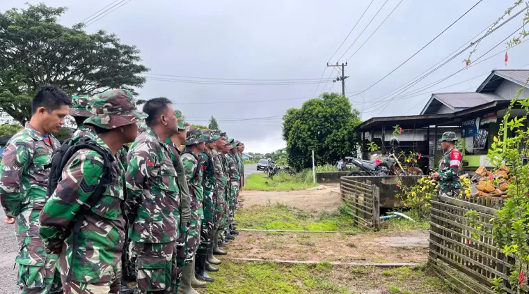 Dan SSK/Pasi OPS Lettu inf.Subadi Prasetyo Mengambil Apel Personil Kodim 0914