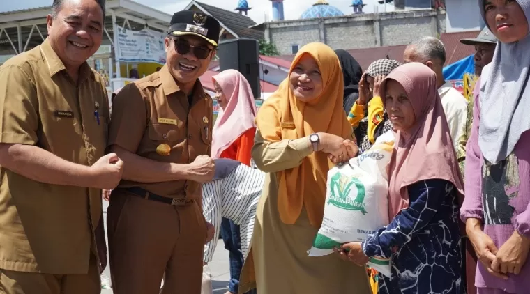 Harga Beras Mahal, Masyarakat Harapkan Bantuan Pemerintah Terus Mengalir