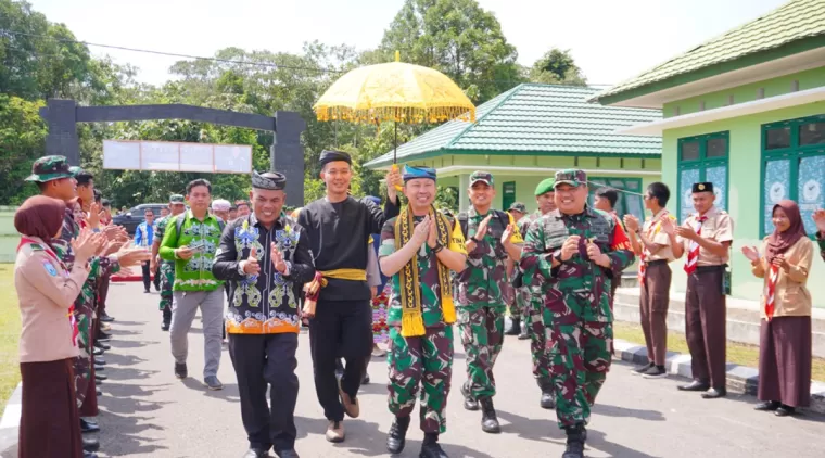 Jajaran Pemkab Juga Ikut Sambut Tim Wasev Mabes TNI AD di Makodim 0914/TNT Desa Sebidai