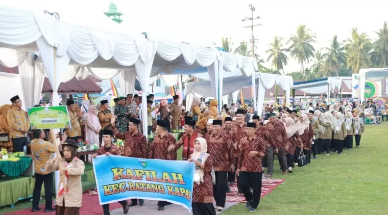 Pawai Taaruf Meriahkan Pembukaan MTQ Nasional di Pesisir Selatan