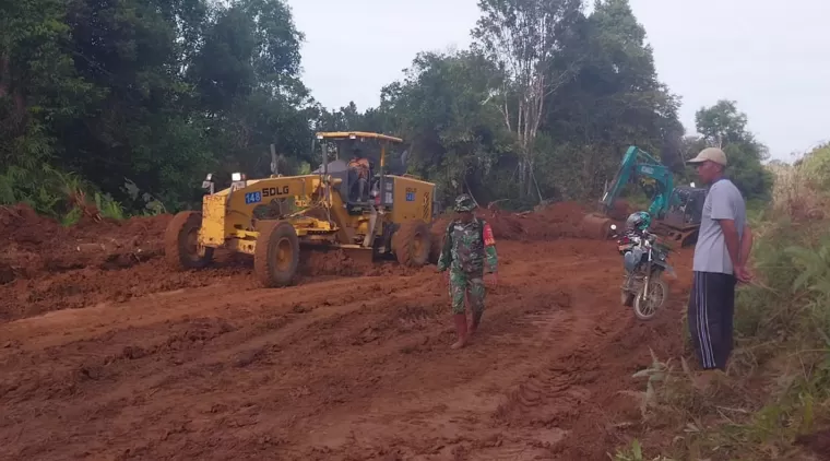 Pembukaan Badan Jalan DiSasaran Lokasi TMMD 122 Capai 45 Persen