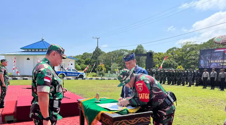 Penandatanganan Naskah Penutupan Oleh Dansatgas di Saksikan Langsung Oleh Komandan Korem 092/Maharajalila