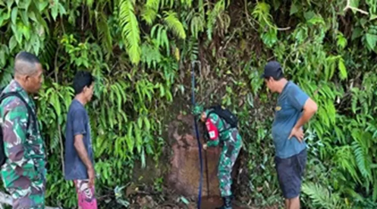 Pengecekan Pengeboran Sumber Mata Air Di Lokasi TMMD