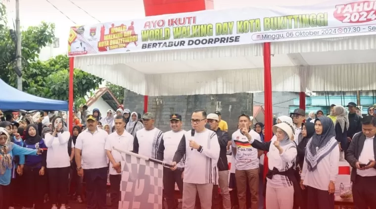 World Walking Day 2024 Bukittinggi Gelar Jalan Santai