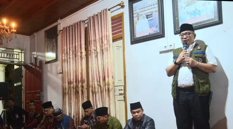 Pj Wali Kota Padang Hadiri Takziah di Rumah Almarhum Gusmizal