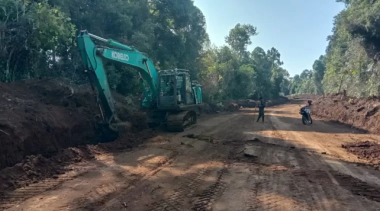 Satgas TMMD 122 Pembukaan Badan Jalan Capai 56 Persen