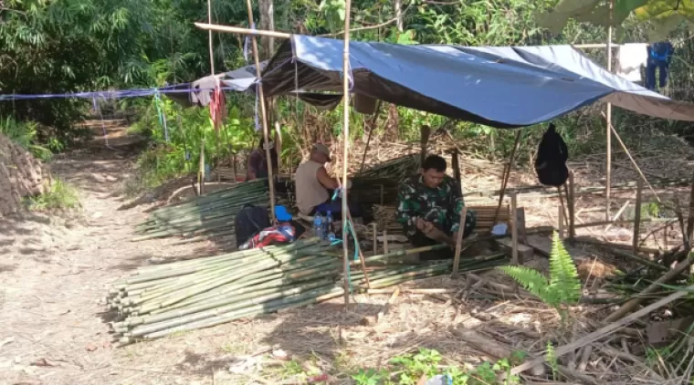 Satgas TMMD 122 Potong Bambu Untuk Penanaman Mangrove