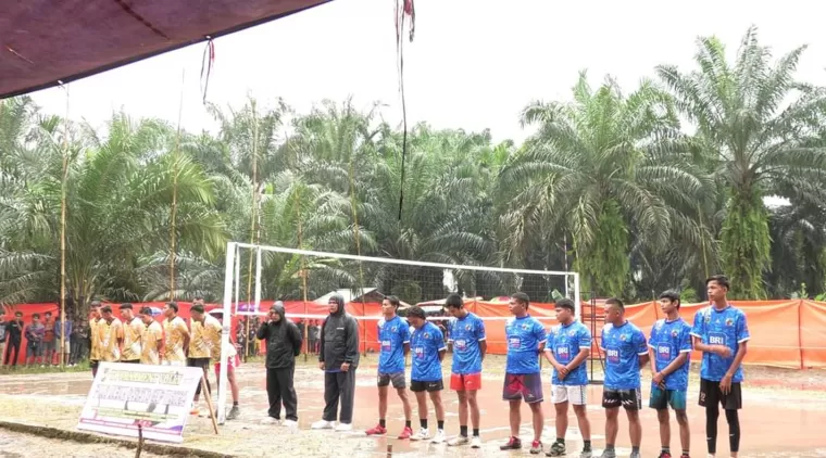 Turnamen Voli PVLG Lubuk Gadang Cup III Tahun 2024 Dimulai, Bupati Hamsuardi Sampaikan Pesan kepada Atlet