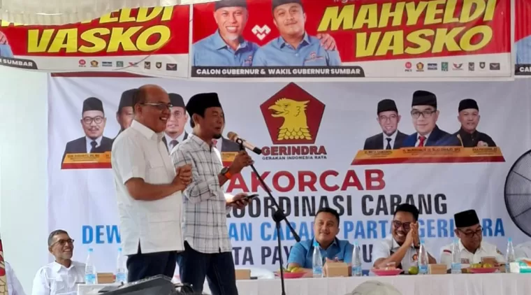 Dihadiri cawagub Vasko, ketika DPC partai Gerindra Payakumbuh menggelar Rakorcab (rapat koodinasi cabang), Sabtu di sekretariat Gerindra kota Payakumbuh, Sabtu 5 Oktober 2024.