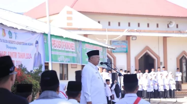 Wako Zul Elfian Umar, memberi sambutan saat jadi Irup peringatan Hari Santri Tahun 2024