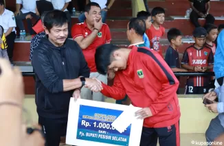 Coach Indra Syafri Membuka Turnamen Bupati Cup 2024 di Pesisir Selatan