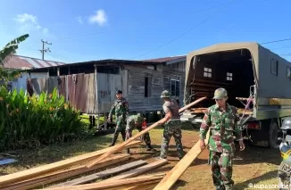 Material Kayu Terus di Datangkan Demi Percepatan Rehab RTLH  TMMD 122 Kodim 0914/TNT