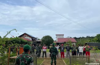 Melaksanakan Apel Pagi Sebelum Masuk Ke Sasaran Lokasi TMMD 122