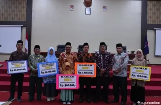 Pemko Payakumbuh serahkan Tabanas total Rp108.585.000,- kepada para kafilah terbaik yang menjadi juara pada ajang MTQN XLI 2024 tingkat kota Payakumbuh di kantor Balai Kota, Kamis 31 Oktober 2024.