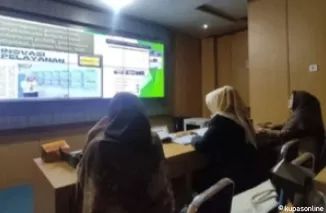 Disdukcapil Kota Solok saat mengikuti Penilaian Zona Integritas WBK dan WBBM secara virtual