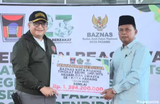 Pj Wali Kota Padang Resmi Launching Penyaluran Beasiswa untuk 2.140 Pelajar dari Baznas Kota Padang