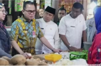 Pjs Wako Bersama TPID Bukittinggi Sidak Harga Pasar di pasar bawah