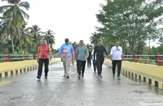 Plt Gubernur Audy Joinaldy Bersama Pemko Padang dan Pemkab Mentawai Lepas Jalan Sehat Bersama ASN Padang dan Mentawai