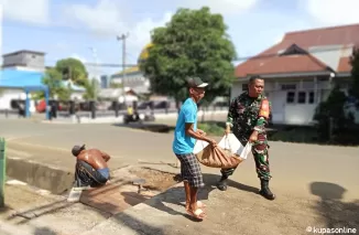 Satgas TMMD 122 Bersama Warga Melaksanakan Perbaikan Jembatan Koramil-01/SSY