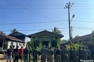 Satgas TMMD 122 Melaksanakan Apel Pagi di Desa Sebidai