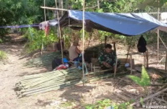 Satgas TMMD 122 Potong Bambu Untuk Penanaman Mangrove