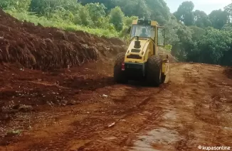 Suara Grader Mulai Menghiasi Lokasi Sasaran Fisik TMMD 122 Kodim 0914/TNT